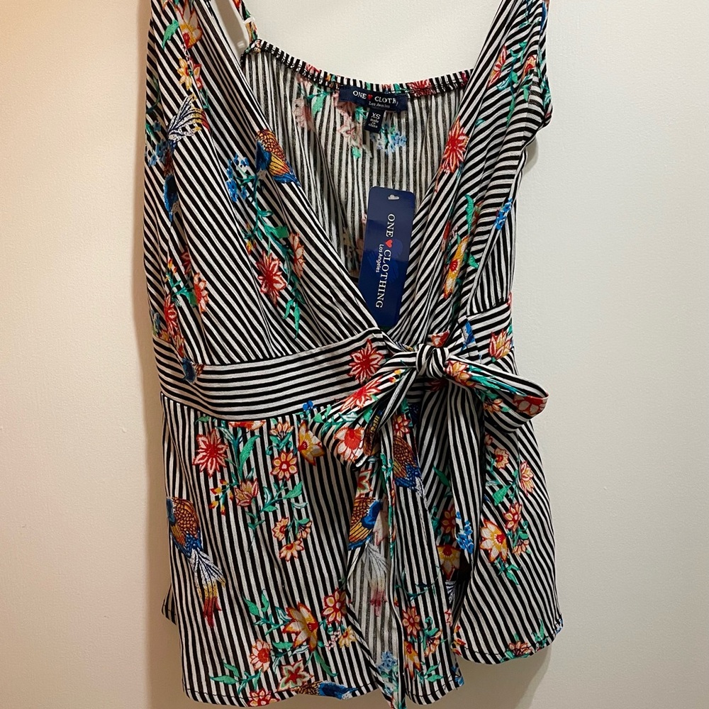 Women’s tie in the front tank top